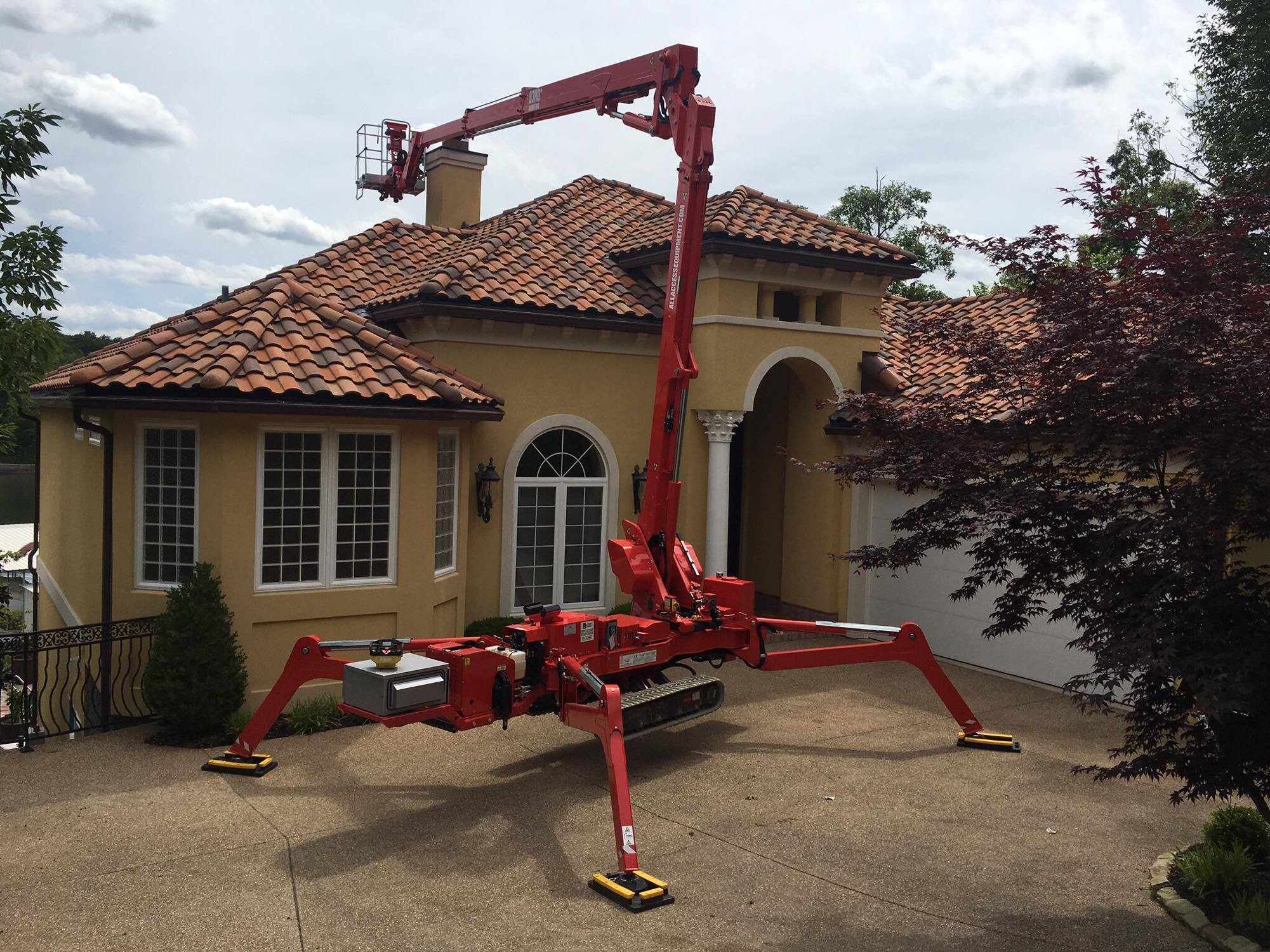 Tracked-lift-chimney