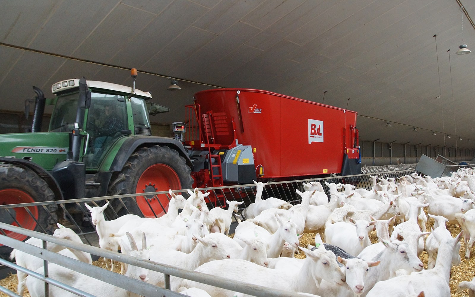 Bvl-futtermischwagen-v-mix-plus-25-40-3s-galerie_01